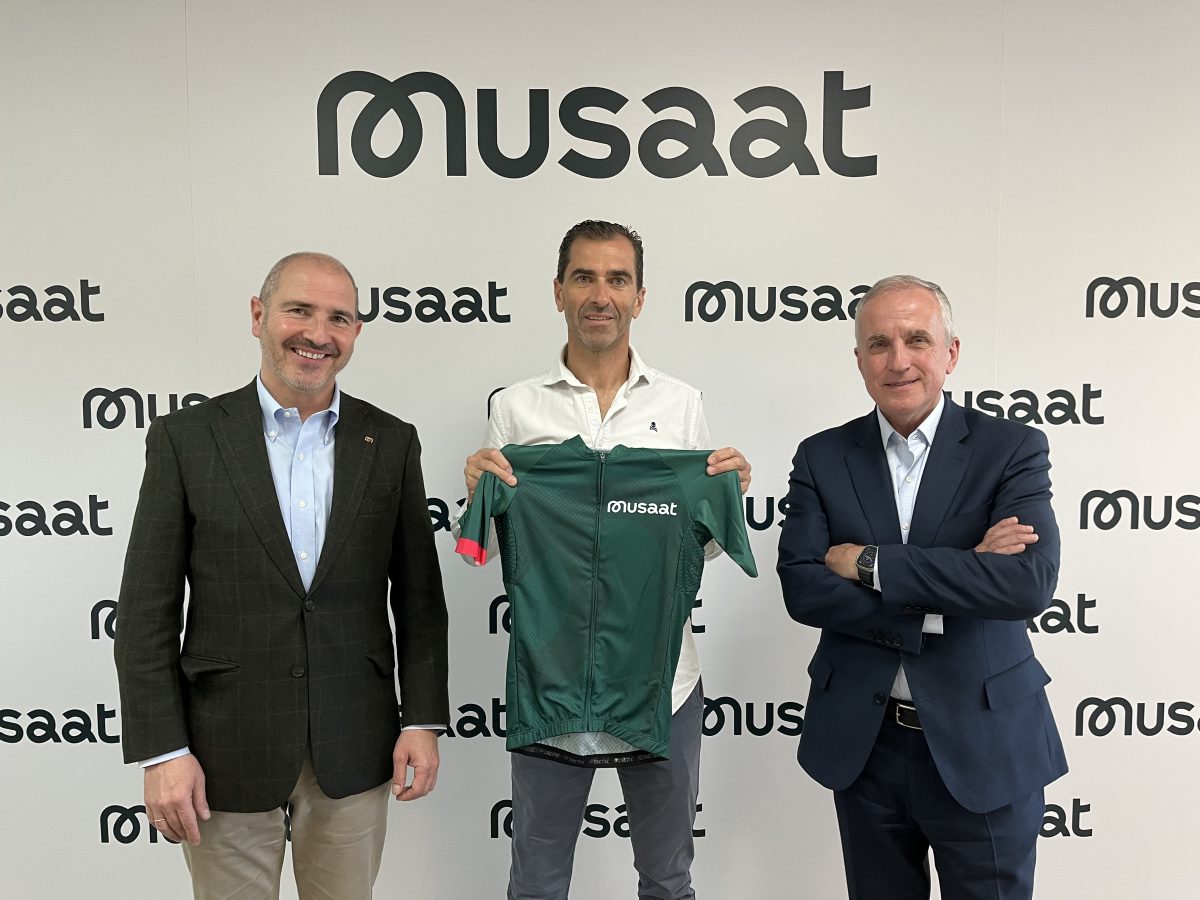 Musaat renueva el patrocinio con Dani Molina, campeón del mundo de paratriatlón